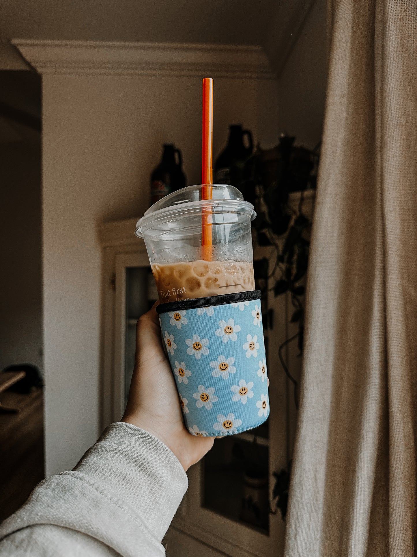 daisy medium drink sleeve